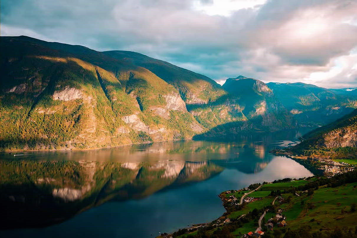 bergen fjord tour | Stegastein viewpoint above the Aurlandsfjord Official Website Background